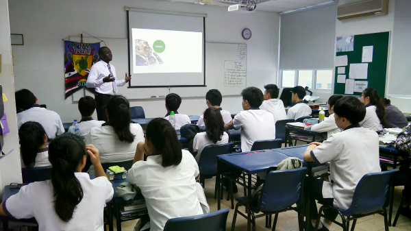 家长也能成为教育合伙人？走进新加坡三育中小学的家校共育模式！