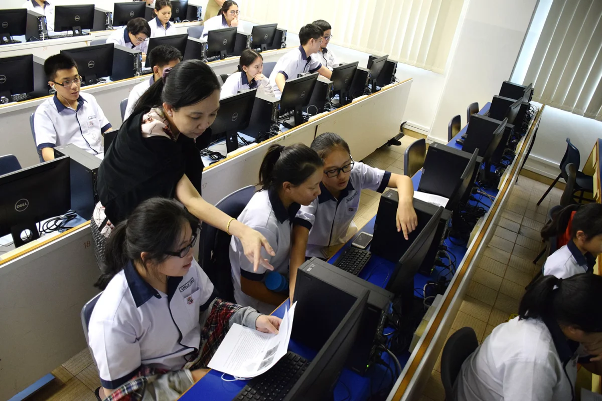 学生在新加坡三育中小学如何进行自我成长